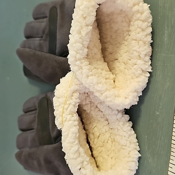 Isotoner women's wrist smart dri microsuede winter gloves. NWOT. Size large Gray - Picture 4 of 8